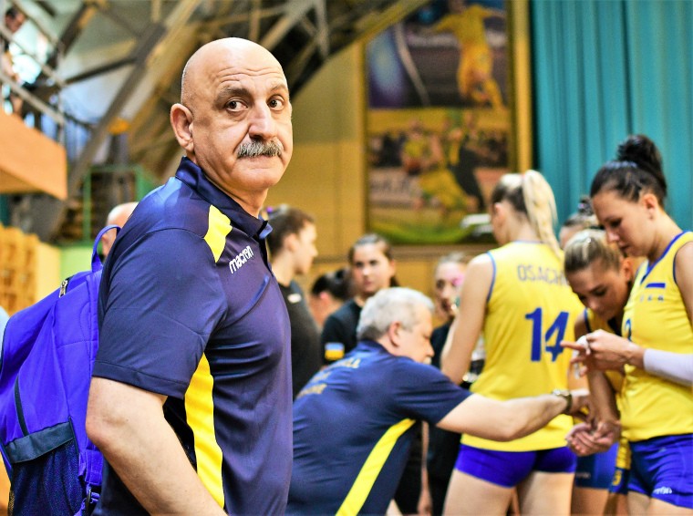 Запорожская волейбольная команда «Орбита» готовится к серии матчей за 3 место в Суперлиге