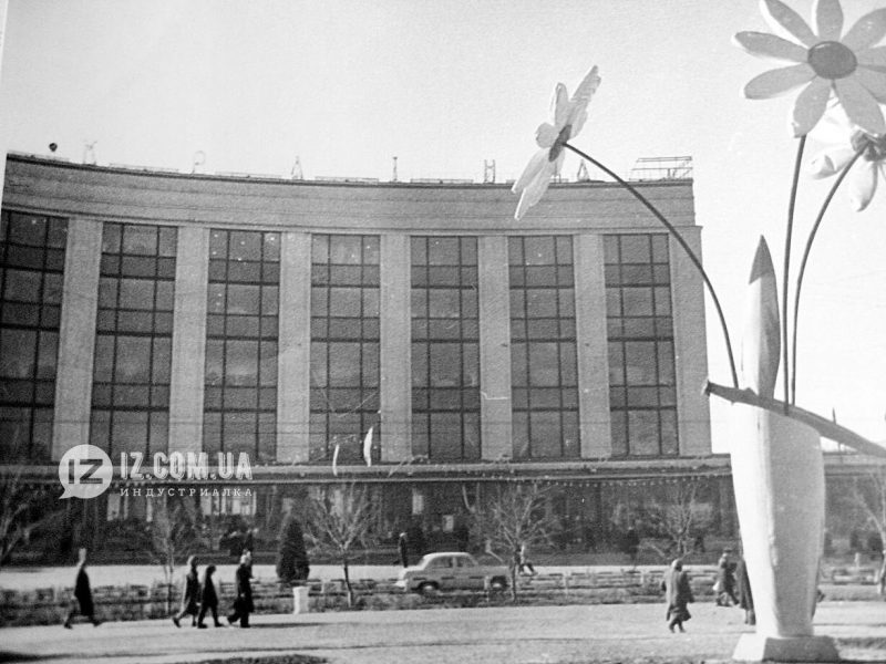 Каким был самый известный универмаг Запорожья 60 лет назад - фото