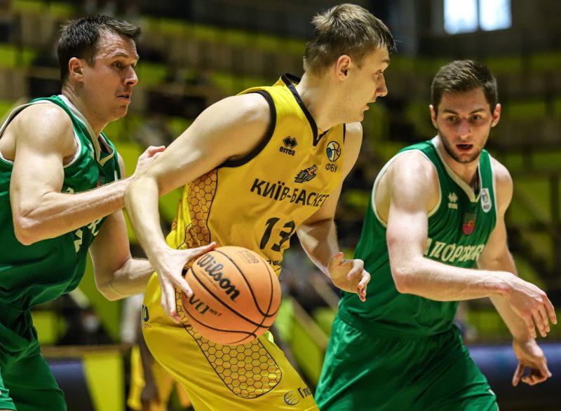 С ротацией в семь игроков наши баскетболисты третий раз в сезоне обыгрывают киевского «тяжеловеса»