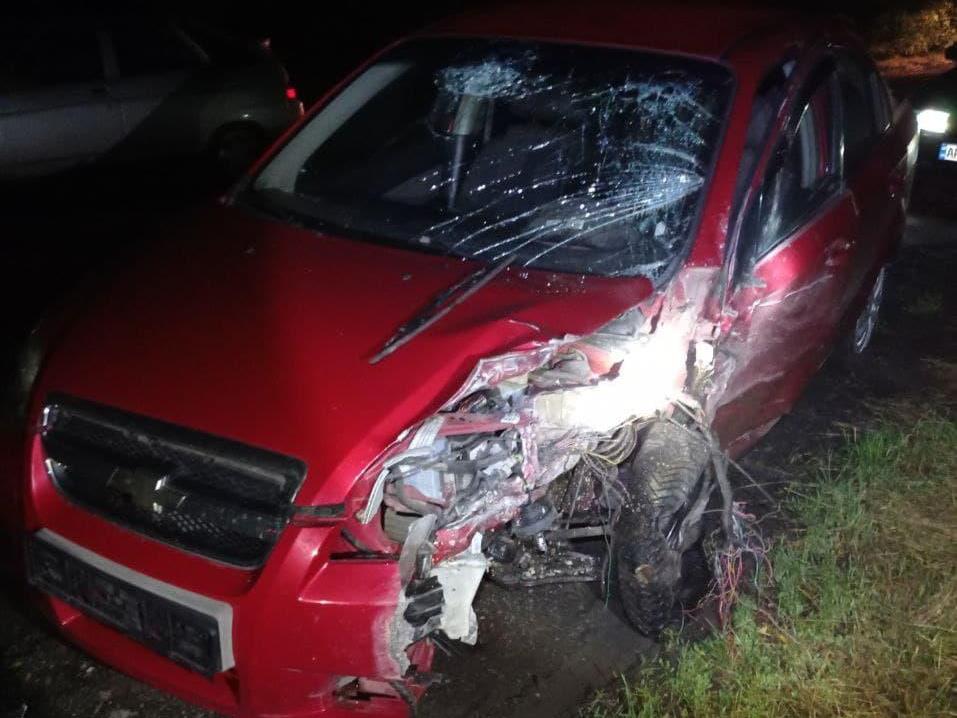 Авария в Запорожской области: пострадавшего пришлось вырезать из покореженной машины (ФОТО)