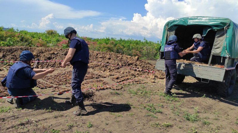 В курортном городе Запорожской области нашли более 700 мин - фото 