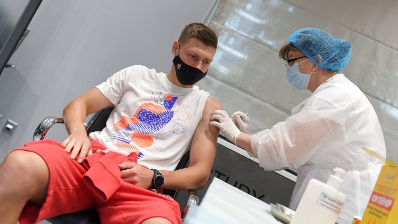 Игроки ФК "Шахтер" сделали прививки от коронавируса