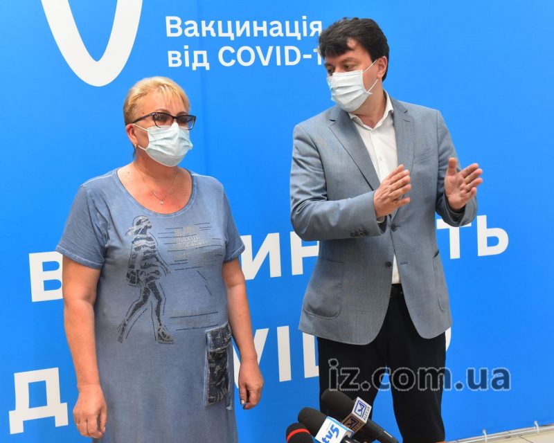 Запорожцам рассказали, где и какими препаратами можно вакцинироваться в Запорожской области от COVID-19