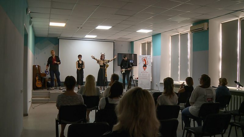 Как был создан мир: запорожский театр презентовал необычный музыкальный перформанс