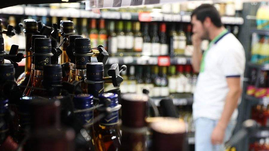 В Украине хотят запретить продажу алкоголя и сигарет в супермаркетах