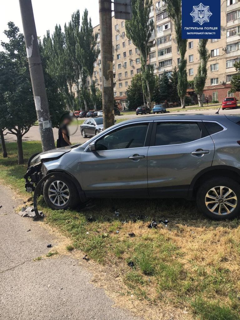 В Запорожье произошло ДТП на перекрестке улиц Комарова и Чумаченко