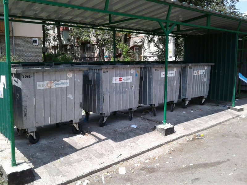 мусорные контейнеры после ремонта