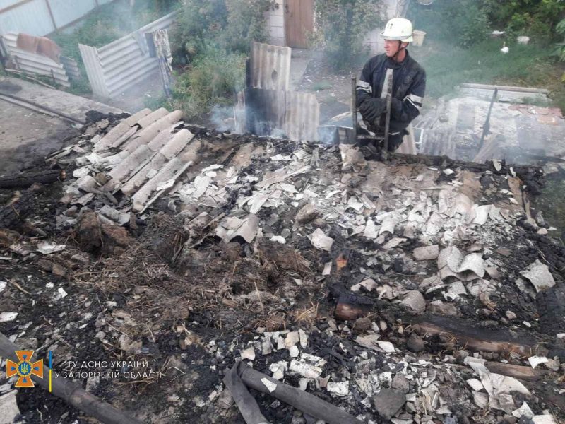 при пожаре сгорела крыша сельского дома