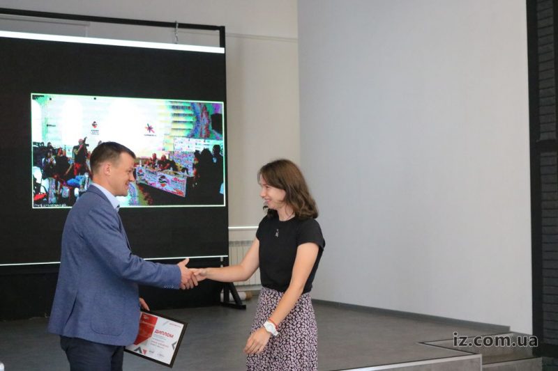 переможиця конкурсу Ірина Ульченко з Олександром Мироненком