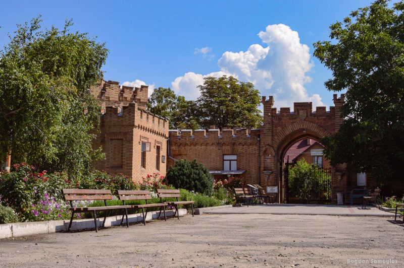 Что экспонаты запорожского музея могут рассказать об истории замка Попова - фото 