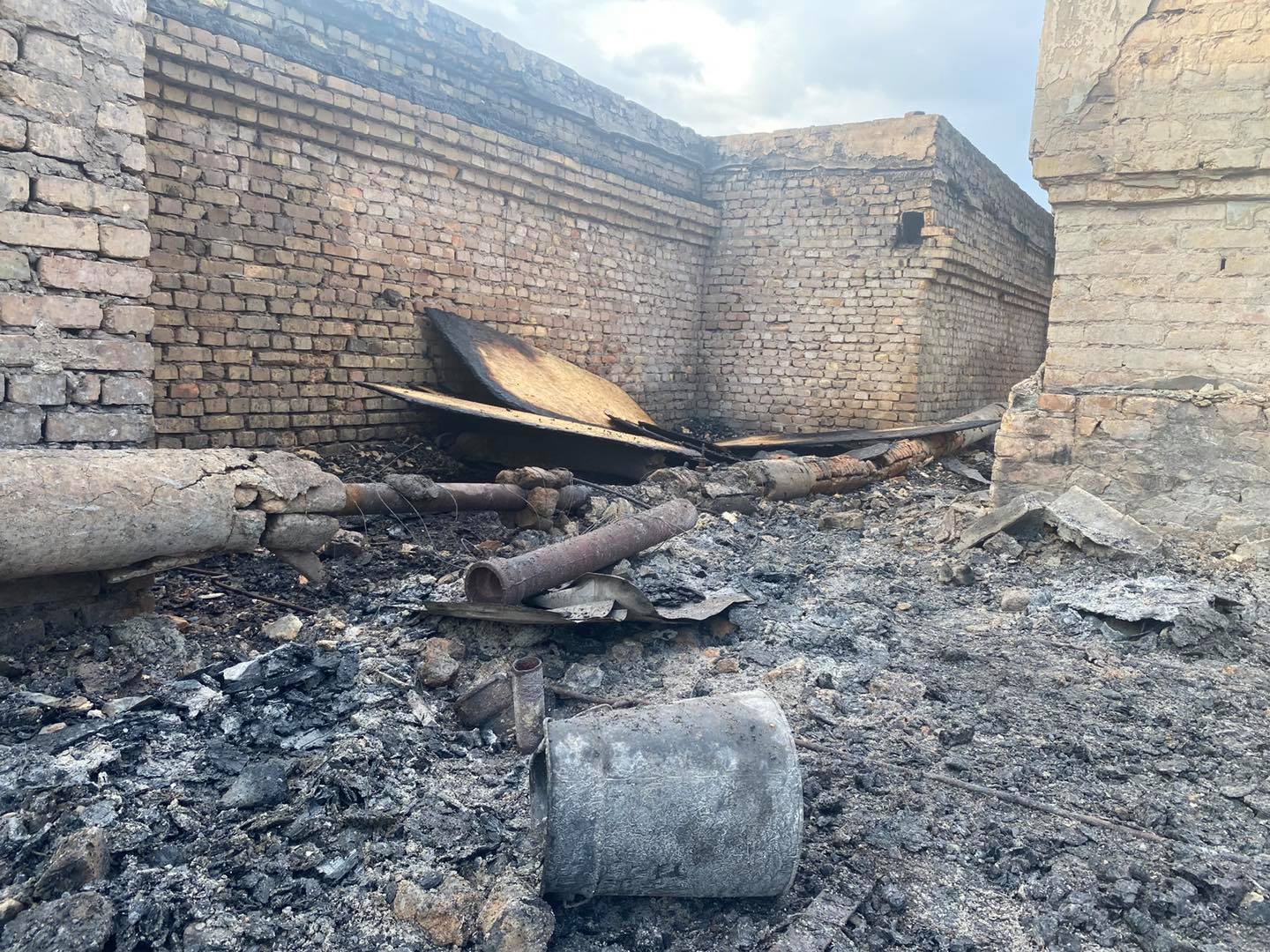 Полная разруха: в сети показали, что сейчас происходит на месте пожара в многоэтажке в центре Запорожья (ФОТО)