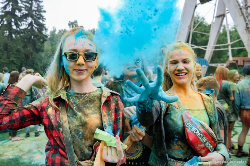 В Запорожье снова пройдет яркий фестиваль красок 