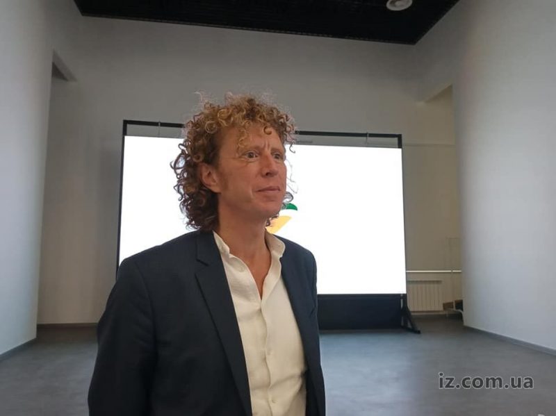 Нідерландський архітектор Фулко Трефферс розповідає про фраження від артоб`єкту Коло Єдності