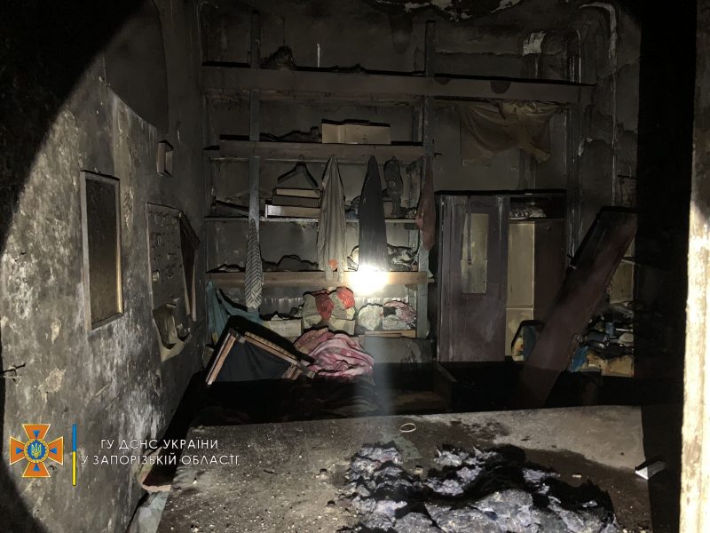 пожар в заброшенном доме тушили 22 спасателя
