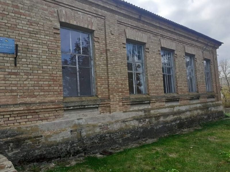 В Запорожской области 100-летнее здание земской школы не будут разбирать на кирпичи