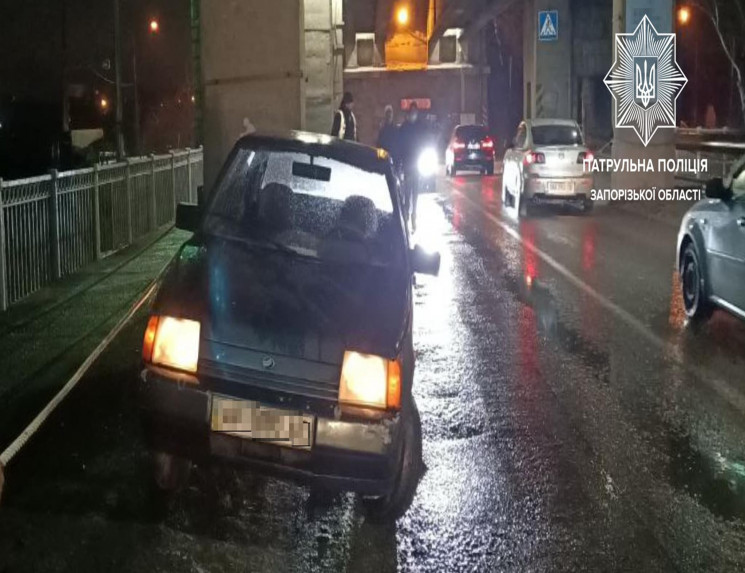 На запорожском мосту пьяный водитель устроил ДТП (ФОТО)