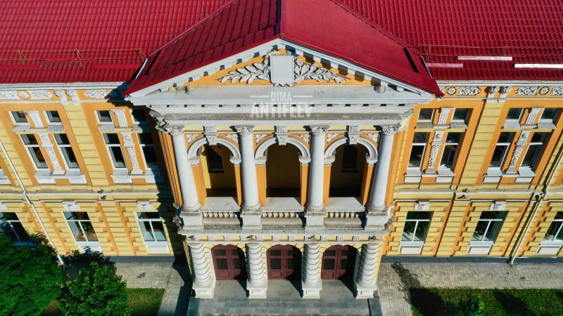 В курортном городе Запорожской области сохранилось здание столетнего училища - фото