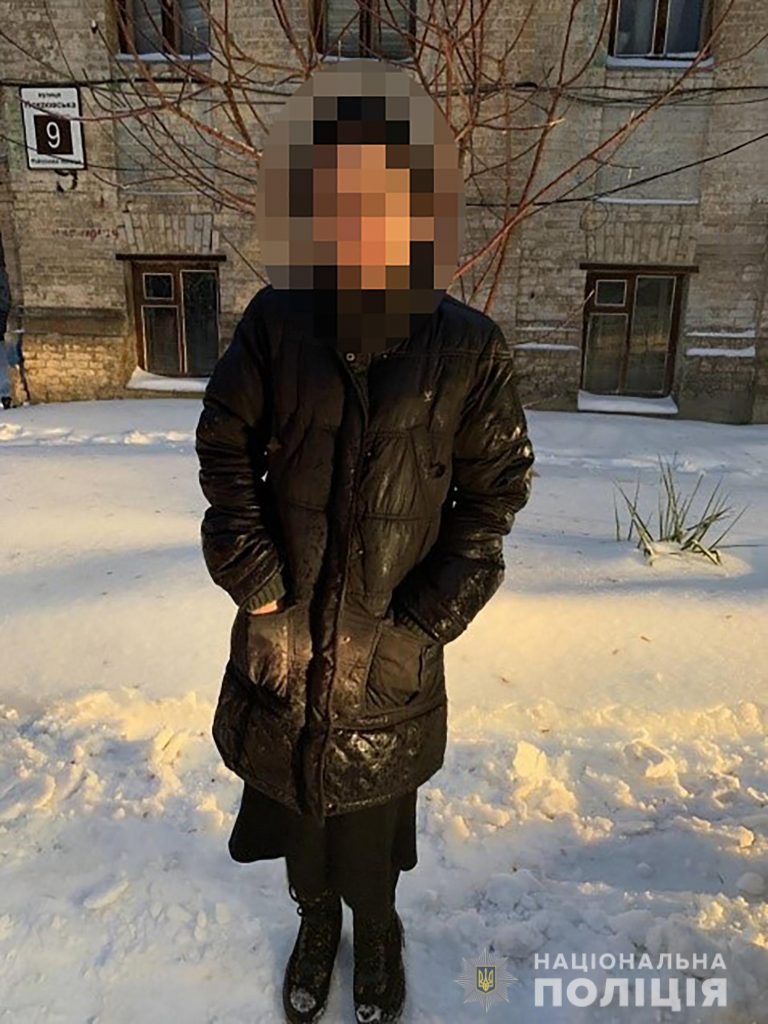 В Запорожье злоумышленники ограбили женщину с инвалидностью в ее собственной квартире