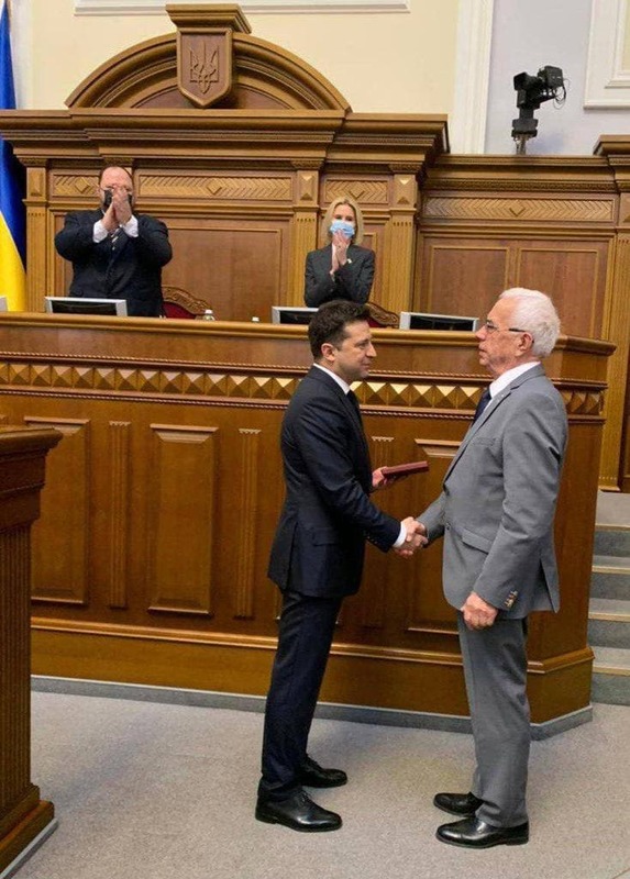 Вячеслав Похвальский получил награду от Президента