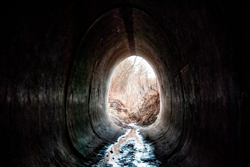 Как в Запорожье выглядят старые тоннели под железной дорогой - фото 