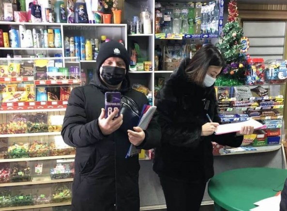 В запорожских магазинах и на рынках предпринимателей оштрафовали за нарушения карантин