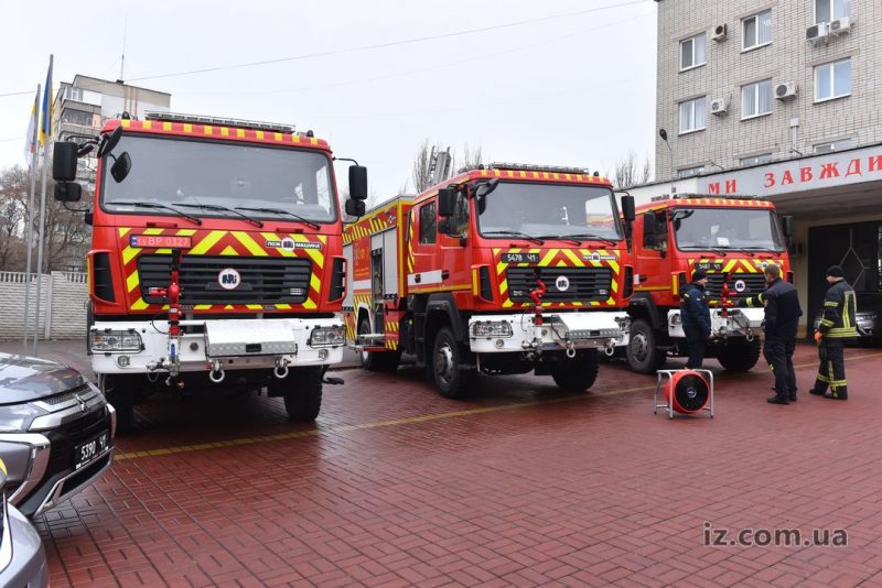 В Запорожской области спасатели получили новые спецавтомобили 