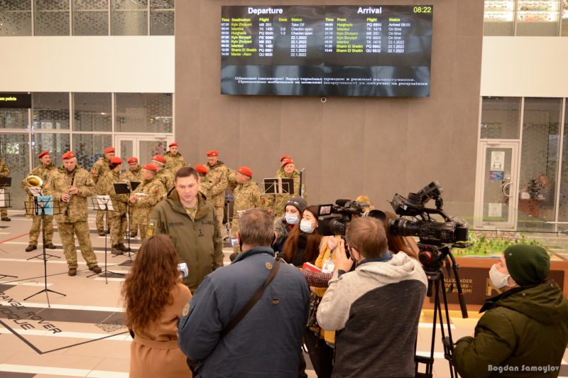 В Запорожье почтили память защитников Донецкого аэропорта - фото, видео