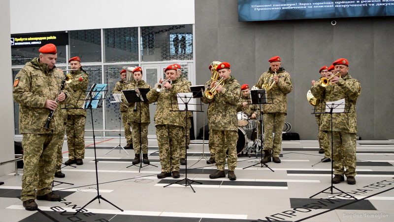 В Запорожье почтили память защитников Донецкого аэропорта - фото, видео
