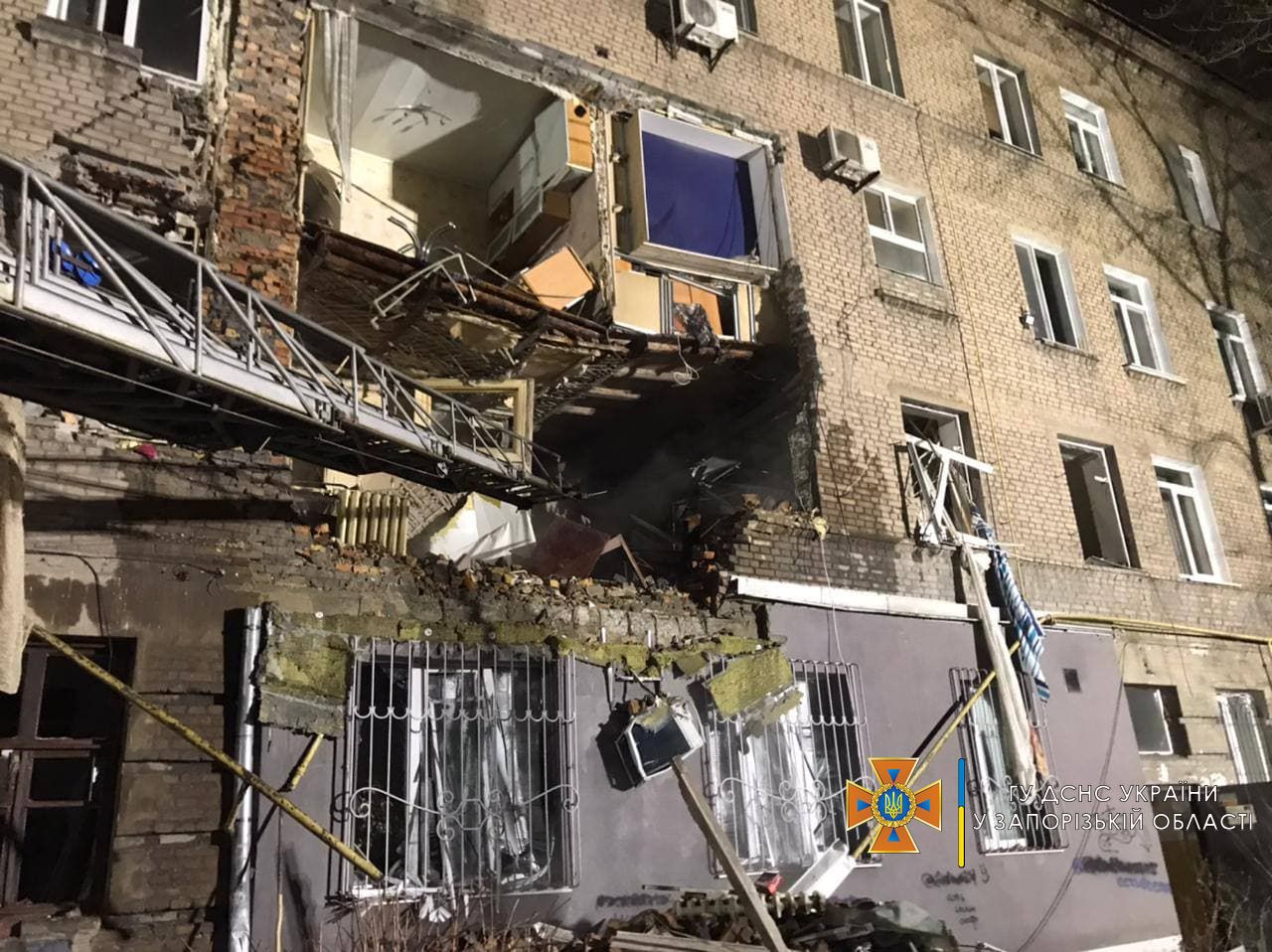Взрыв в многоэтажке в центре Запорожья: что известно на данный момент (ВИДЕО, ФОТО)