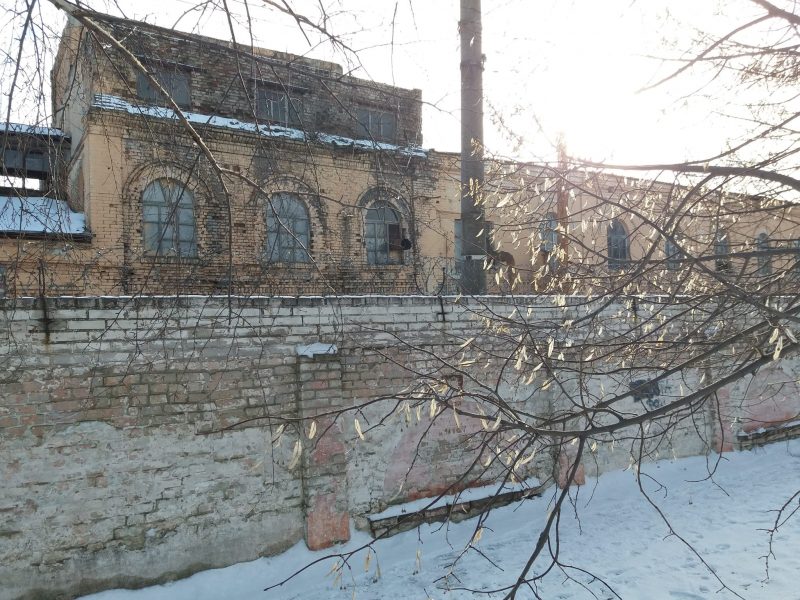 Как в Запорожской области выглядит старинное здание завода