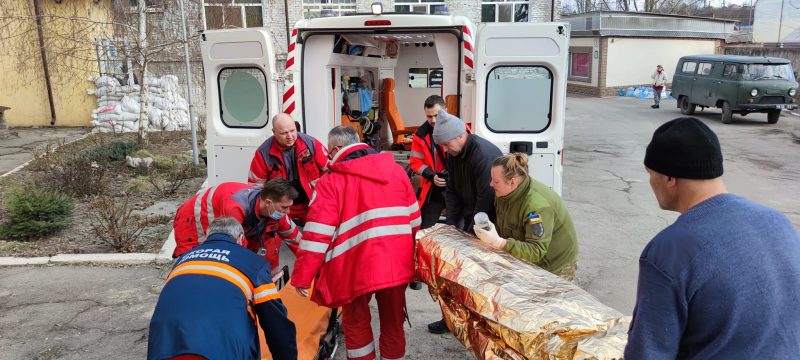Запорожские медики под обстрелами продолжают спасать жизни гражданского населения