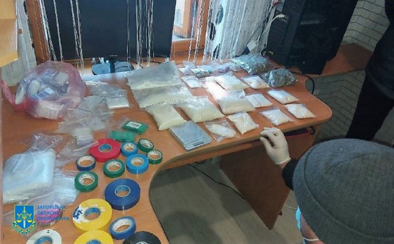 У двоих жителей Запорожья обнаружили наркотики на два миллиона гривен