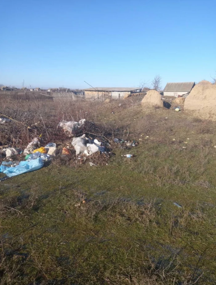 В Запорожской области целое село превратили в свалку (ФОТО)