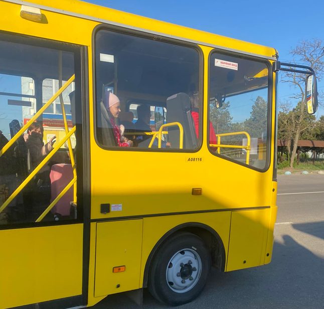 На шкільному автобусі до Запоріжжя виїхали 29 мешканців громади