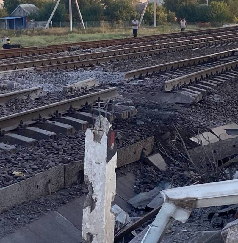 Залізничний вузол за кілька кілометрів від Мелітополя пошкоджено внаслідок вибухів