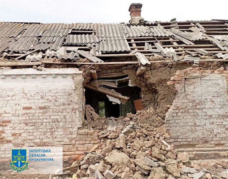 Внаслідок обстрілів у Запорізькій області були поранені люди, пошкоджені школа, будинок культури та житлові будинки