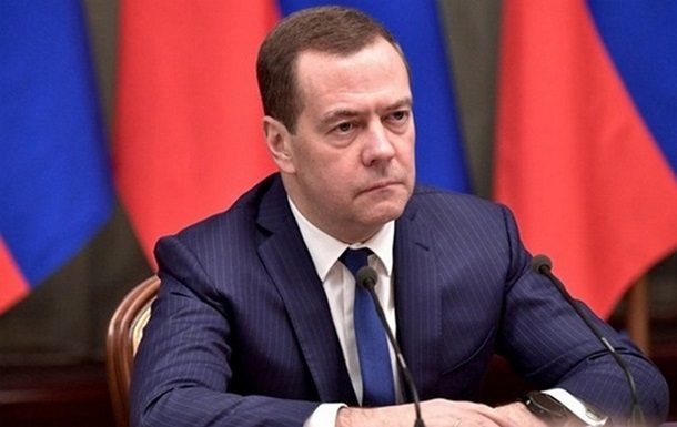 Медведєв сказав, чому РФ поспішає з "референдумами"