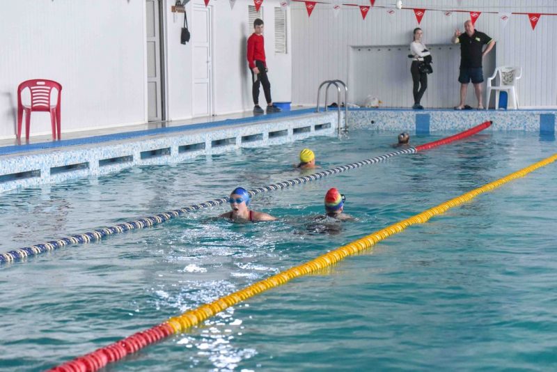 Фізична реабілітація дітей через плавання