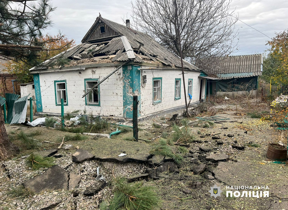 знищені домівки, потрощені багатоповерхівки, побиті авто – запорізька поліція задокументувала наслідки чергової збройної атаки росіян