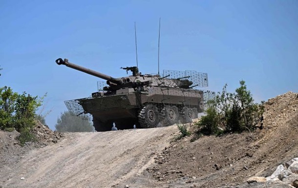 Франція сказала, коли планує передати Україні танки AMX-10RC