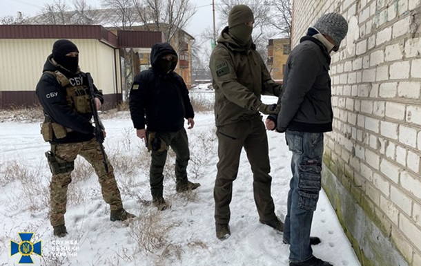 СБУ затримала трьох агентів РФ, які коригували обстріли позицій ЗСУ