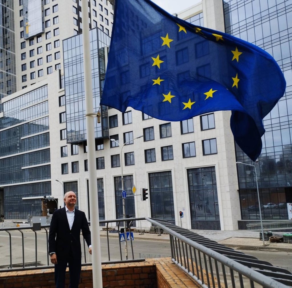 https://sky.zp.ua/wp-content/uploads/2026/10/predstavnycztvo-yes-2022-04-11-1024x1011-1.jpg