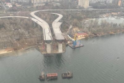 150-metrov-nad-zemlej-kakie-vidy-otkryvayutsya-iz-lifta-na-zaporozhskih-mostah.jpg