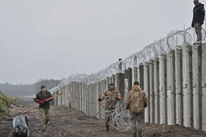 belorusskie-sluzhby-pomogayut-migrantam-peresech-graniczu.jpg