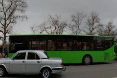 evakuaczijni-avtobusi-do-vasilivki-ne-pustili-okupanti-a-z-energodaru-rushila-kolona-z-lyudmi-do-zaporizhzhya.jpg
