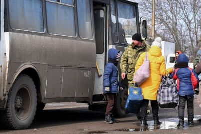 iz-orehova-v-zaporozhe-zapustili-besplatnye-evakuaczionnye-avtobusy.jpg
