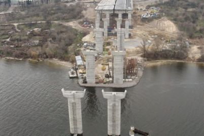 kak-10-let-nazad-v-zaporozhe-vyglyadelo-stroitelstvo-balochnogo-mosta-foto.jpg