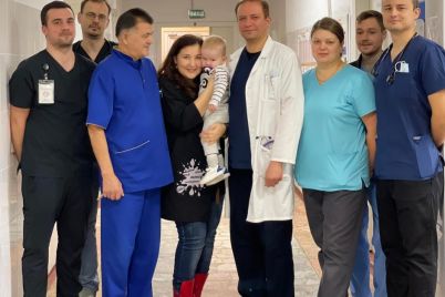 malysh-iz-zaporozhskoj-oblasti-perenes-8-operaczij-v-stolichnoj-klinike-foto.jpg
