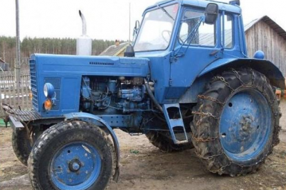 ostorozhno-traktor-v-zaporozhskoj-oblasti-pyanyj-voditel-razuezzhal-po-nochnym-dorogam-na-mtz-80.png