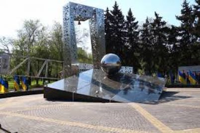 peremoga-nad-atomom-yak-zaporizhczi-brali-uchast-u-zvedenni-chornobilskogo-sarkofagu.jpg